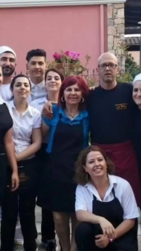 Quante storie sono passate dalla Baia in questi anni ✨ dal 92 a oggi .... Se ti riconosci è perché hai fatto parte del nostro Staff ! 😉✨